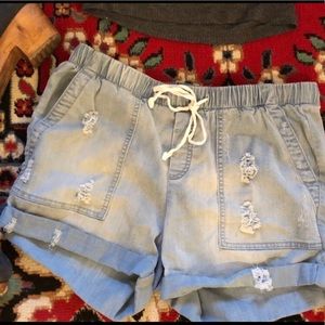 Velvet Heart Blue Chambray Shorts